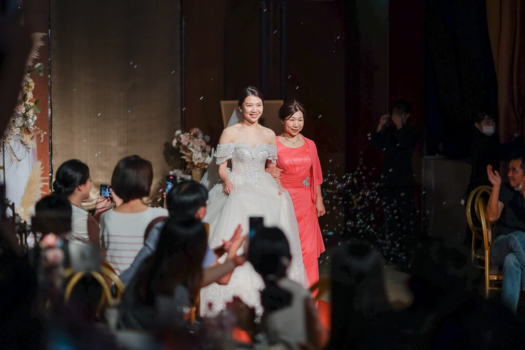 大直典華婚宴,台北婚攝,婚攝,婚禮攝影,婚禮紀錄,婚禮,結婚,婚紗,新娘,新秘,婚宴,婚攝作品,婚攝價格,大直英迪格酒店